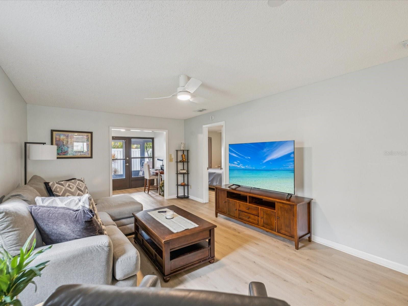 Listing photo id 8 for 7360 Ulmerton Road 18a