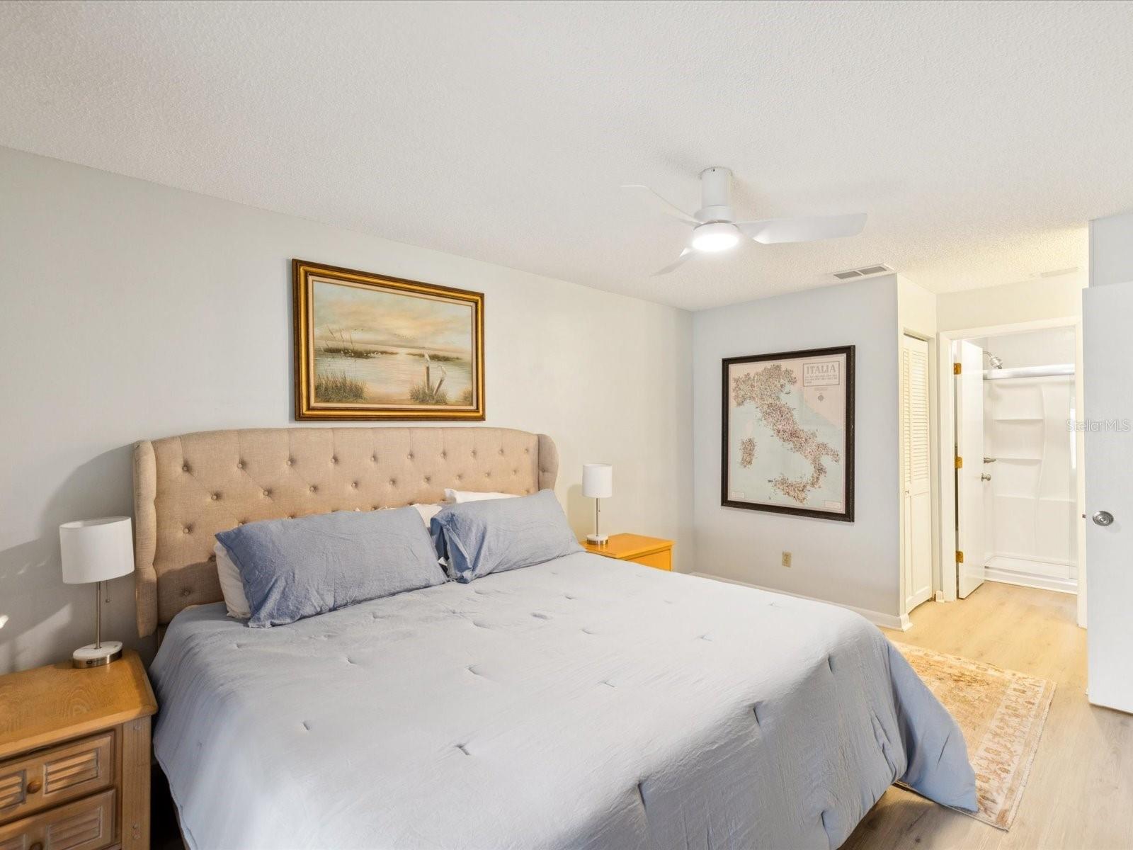 Listing photo id 12 for 7360 Ulmerton Road 18a