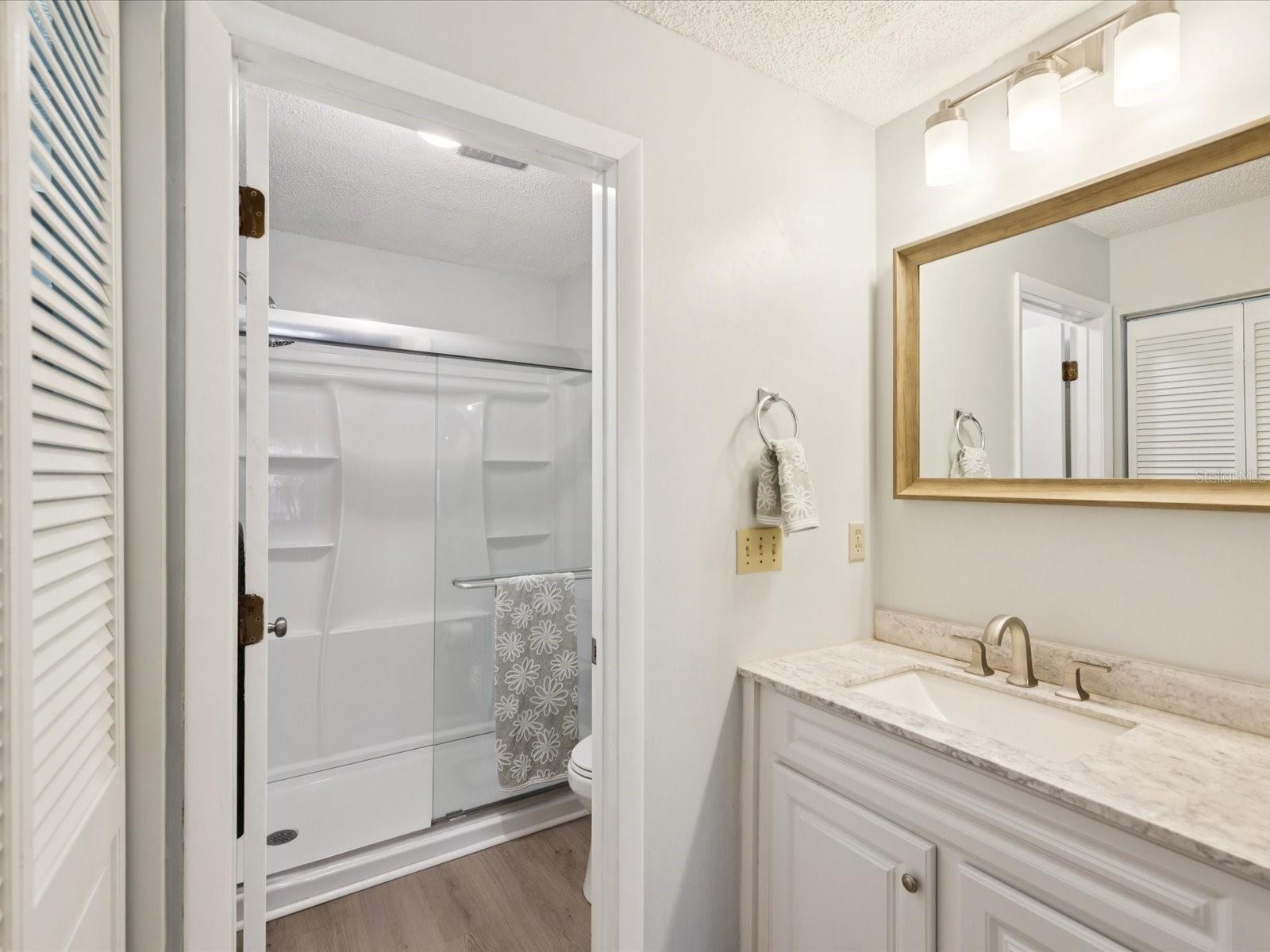 Listing photo id 14 for 7360 Ulmerton Road 18a