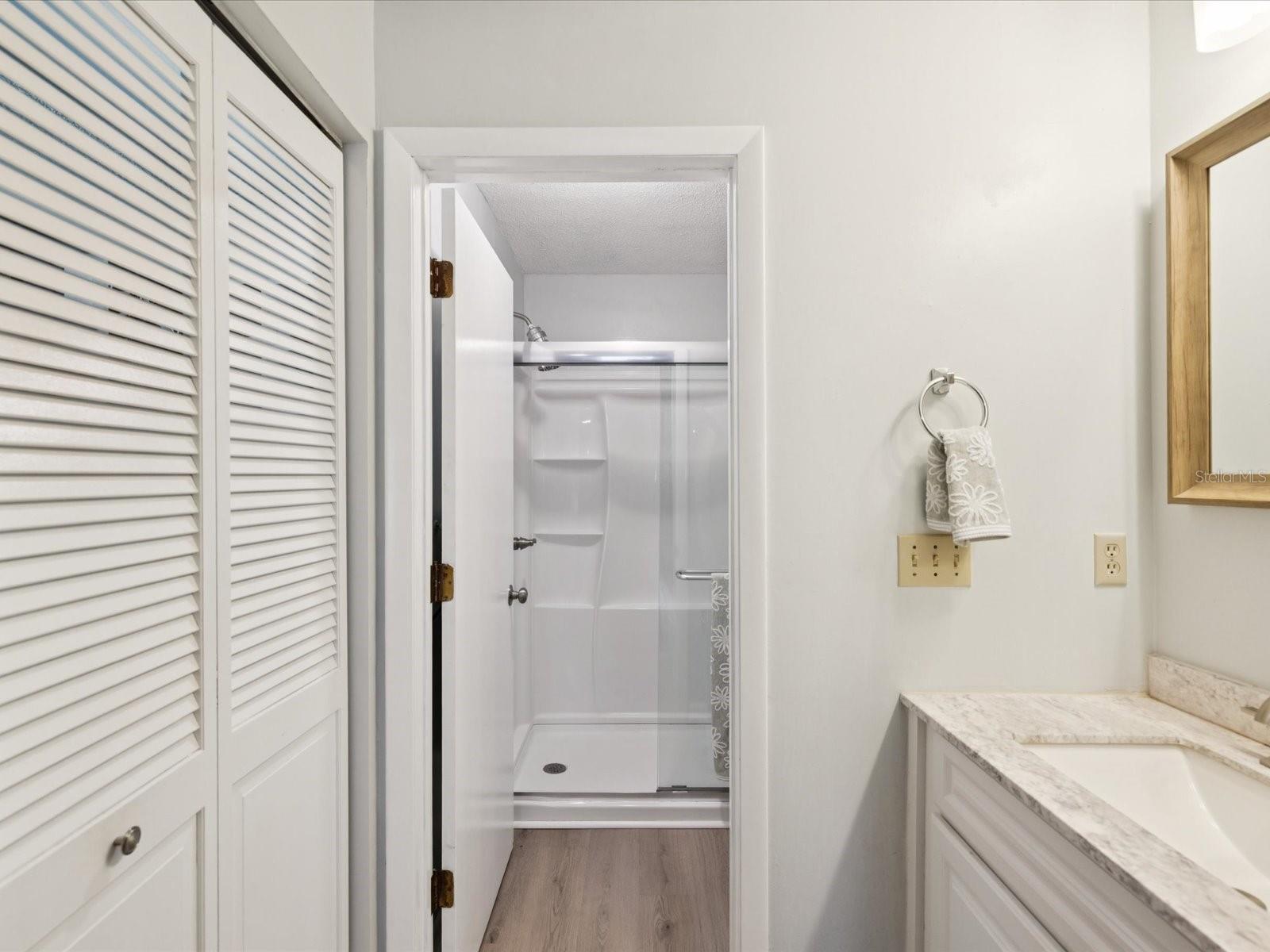 Listing photo id 15 for 7360 Ulmerton Road 18a