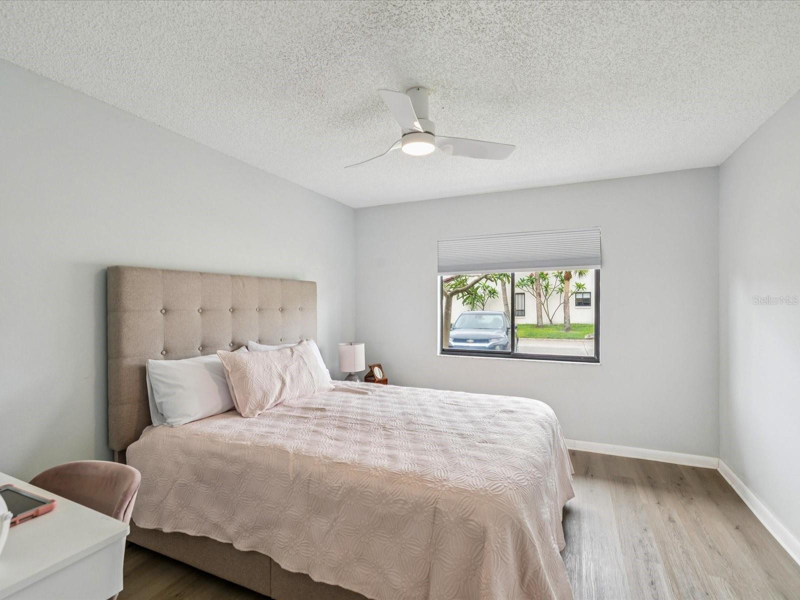 Listing photo id 17 for 7360 Ulmerton Road 18a