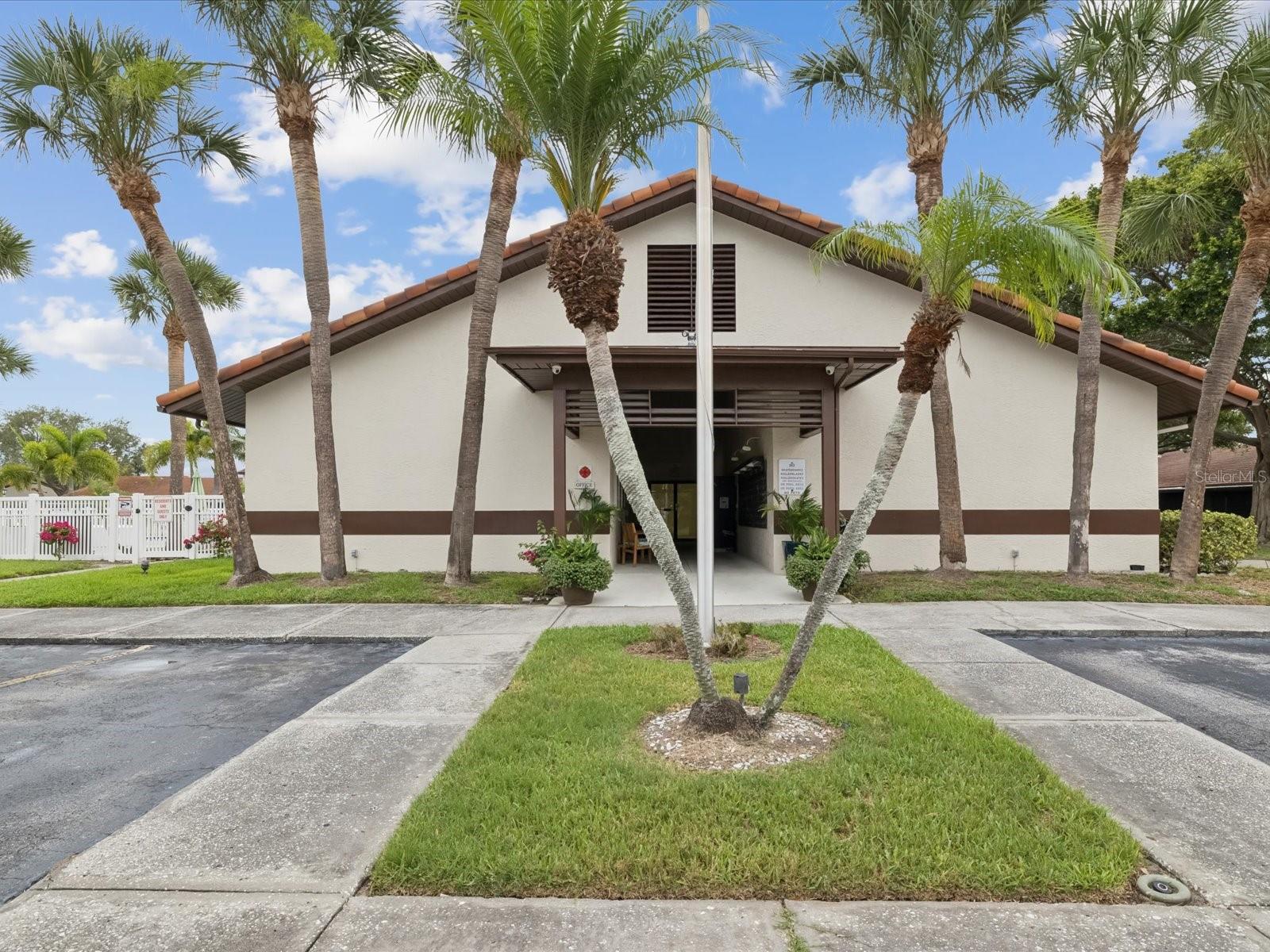 Listing photo id 31 for 7360 Ulmerton Road 18a