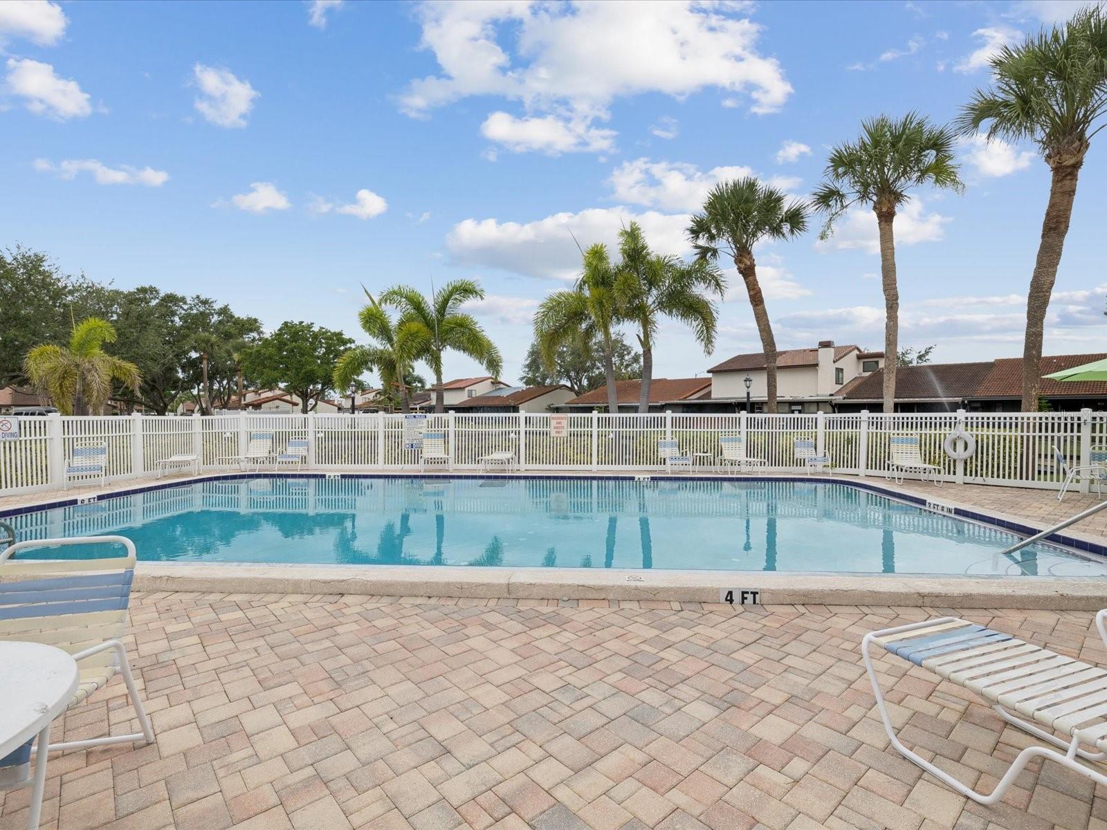 Listing photo id 32 for 7360 Ulmerton Road 18a