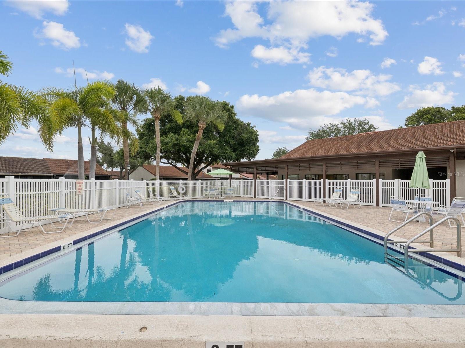Listing photo id 34 for 7360 Ulmerton Road 18a