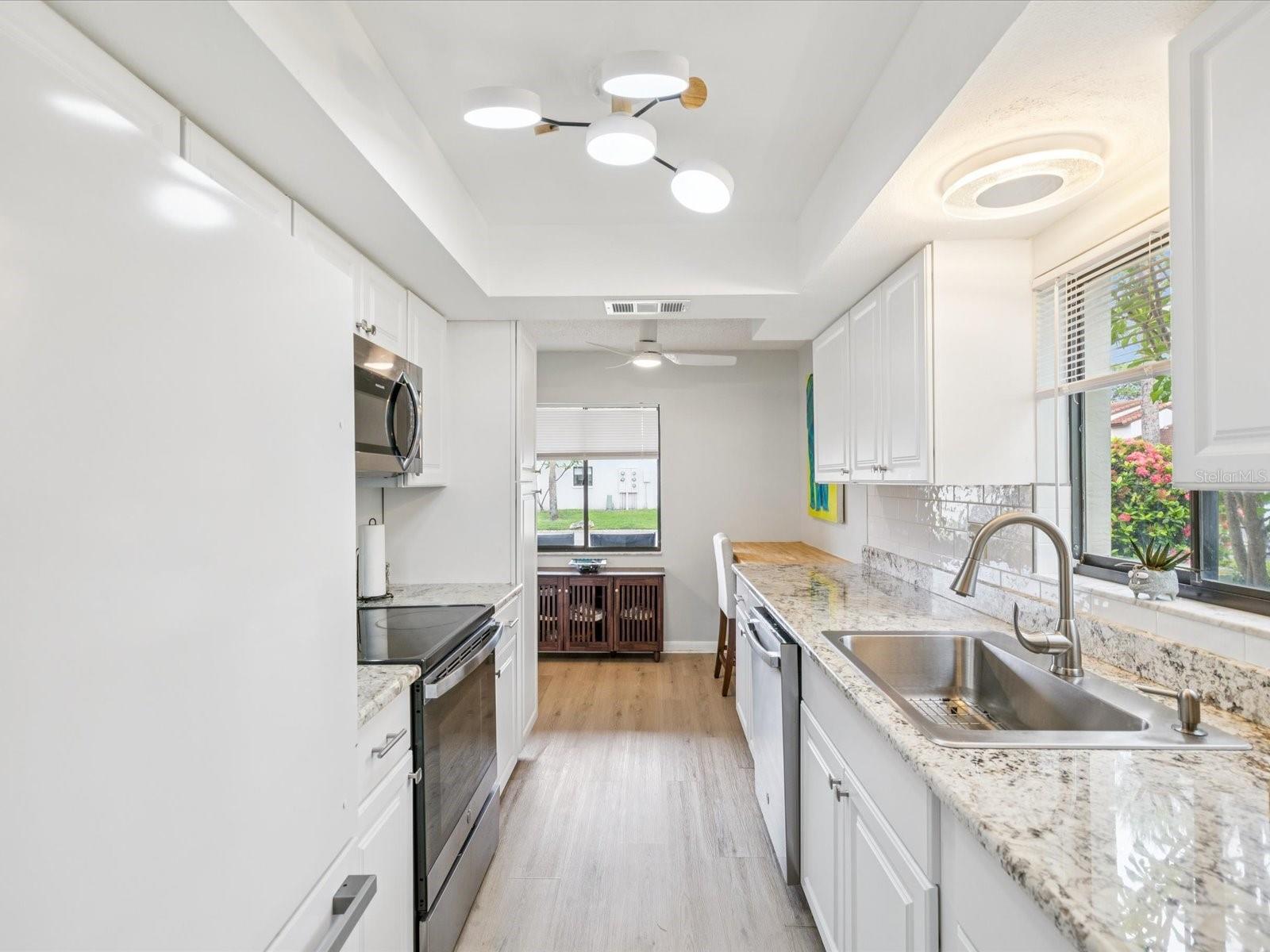 Listing photo id 2 for 7360 Ulmerton Road 18a