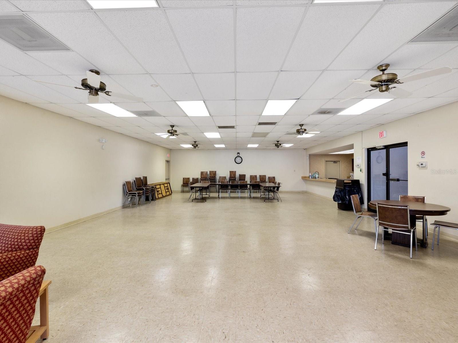 Listing photo id 39 for 7360 Ulmerton Road 18a