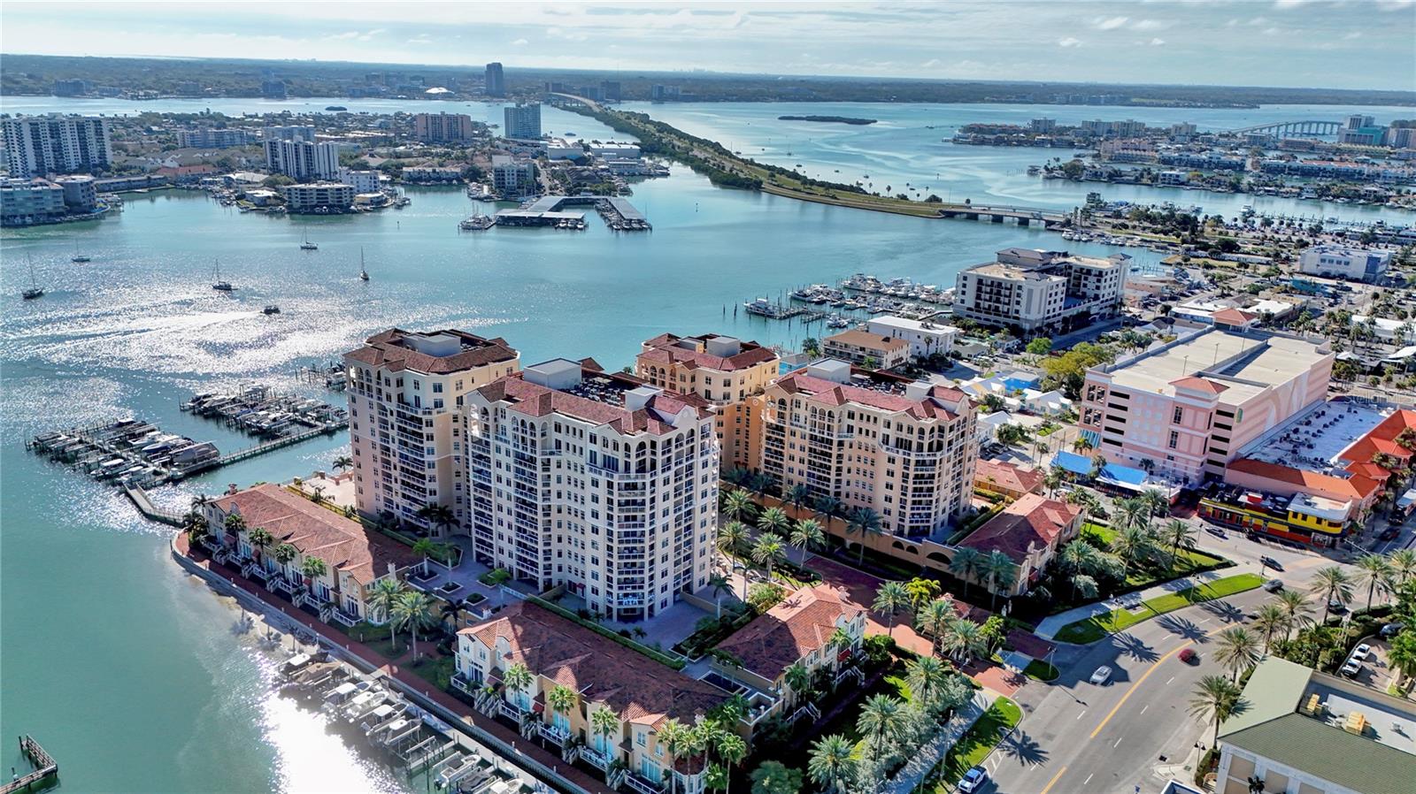 Listing photo id 8 for 521 Mandalay Avenue 307