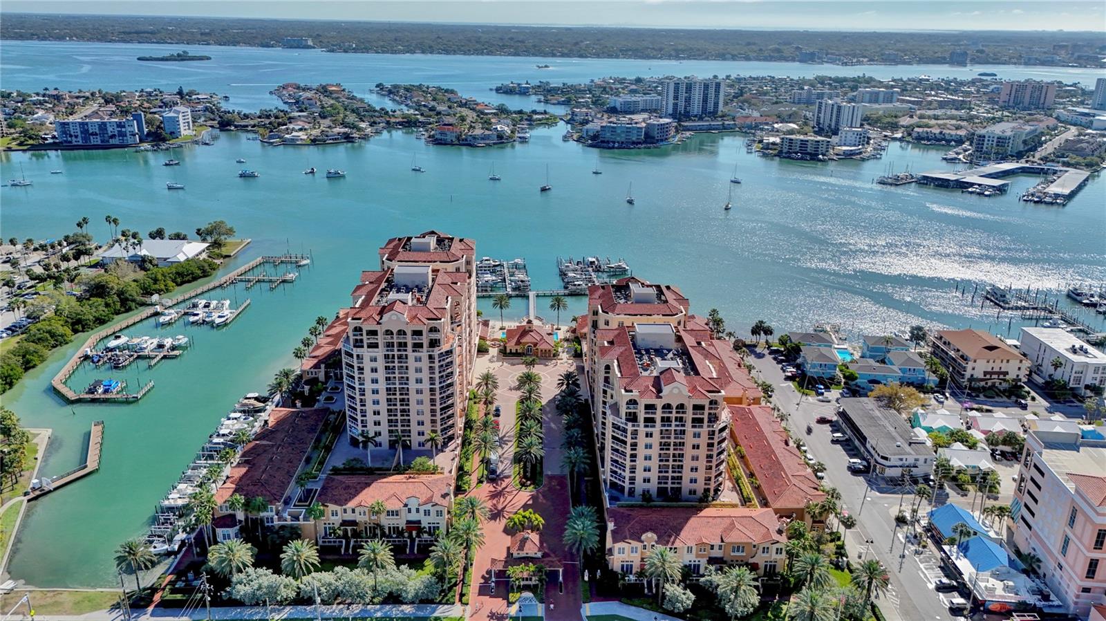 Listing photo id 10 for 521 Mandalay Avenue 307
