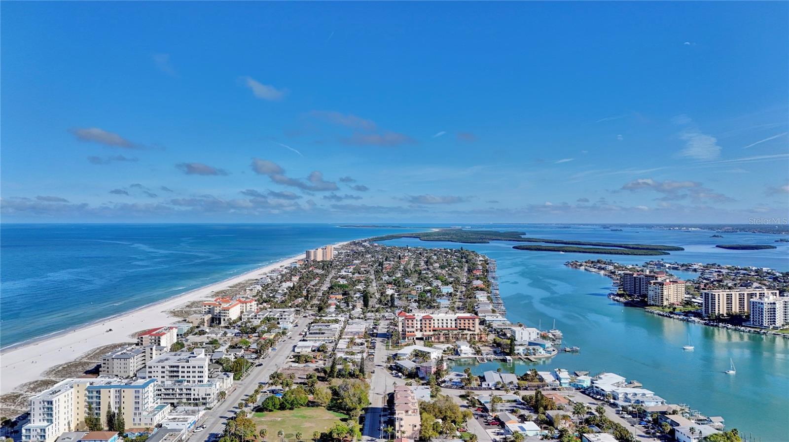 Listing photo id 1 for 521 Mandalay Avenue 307