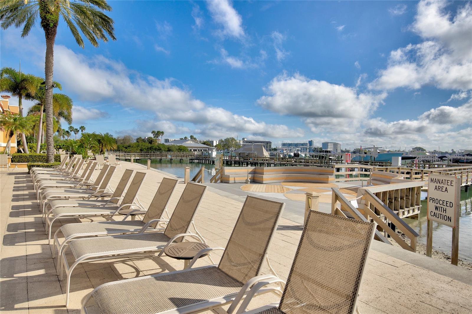 Listing photo id 48 for 521 Mandalay Avenue 307
