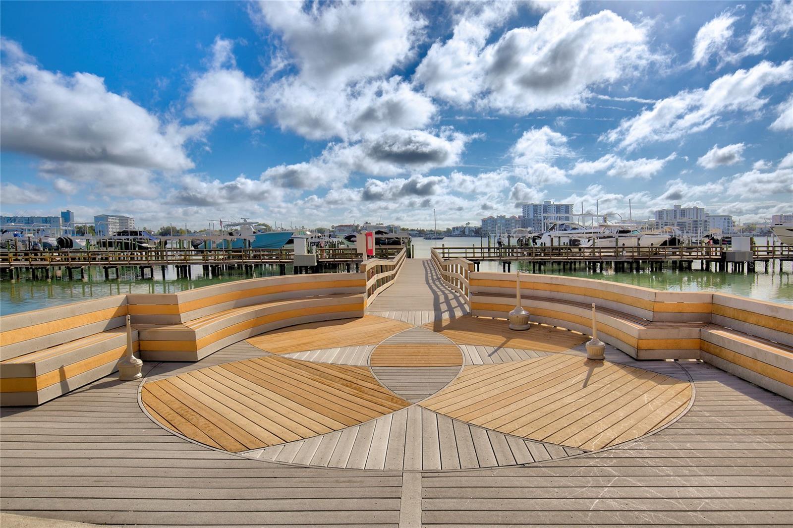 Listing photo id 52 for 521 Mandalay Avenue 307