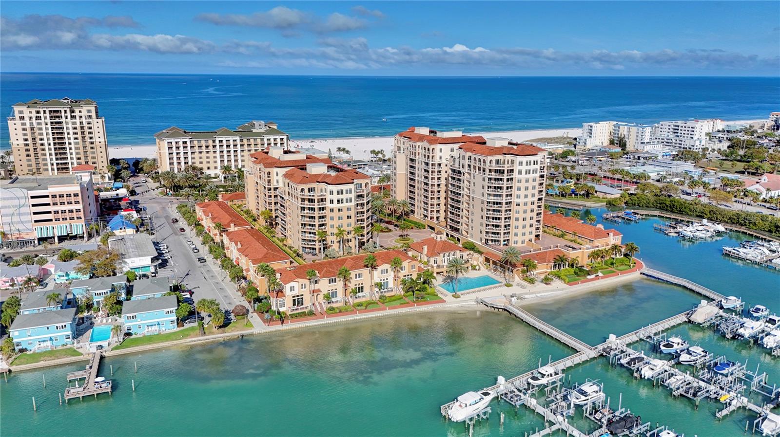 Listing photo id 4 for 521 Mandalay Avenue 307