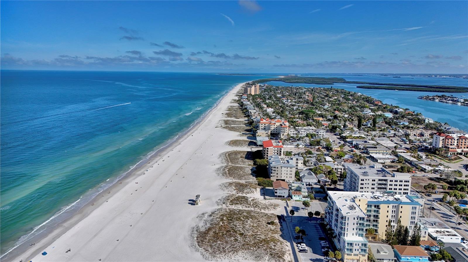 Listing photo id 7 for 521 Mandalay Avenue 307