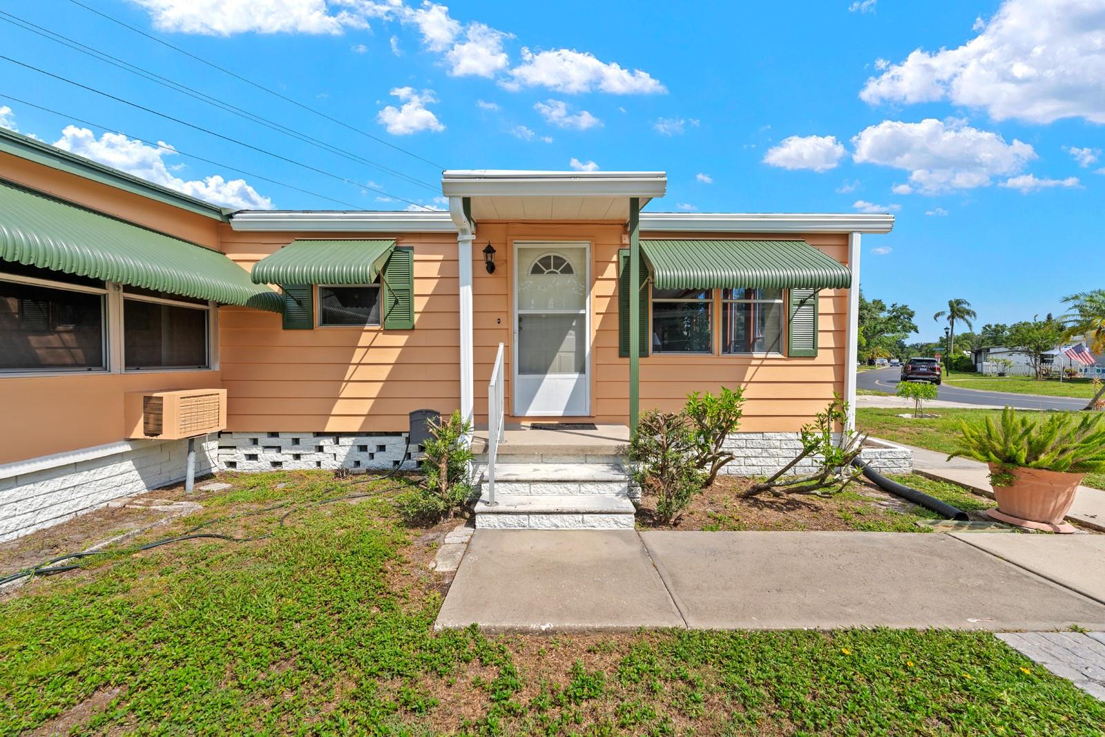 Details for 9152 Otter Pass, TAMPA, FL 33626