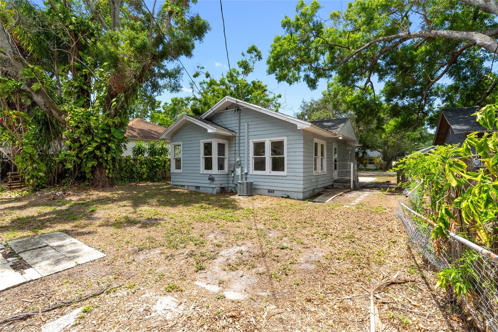 Image 21 of 39 For 6489 30th Street N
