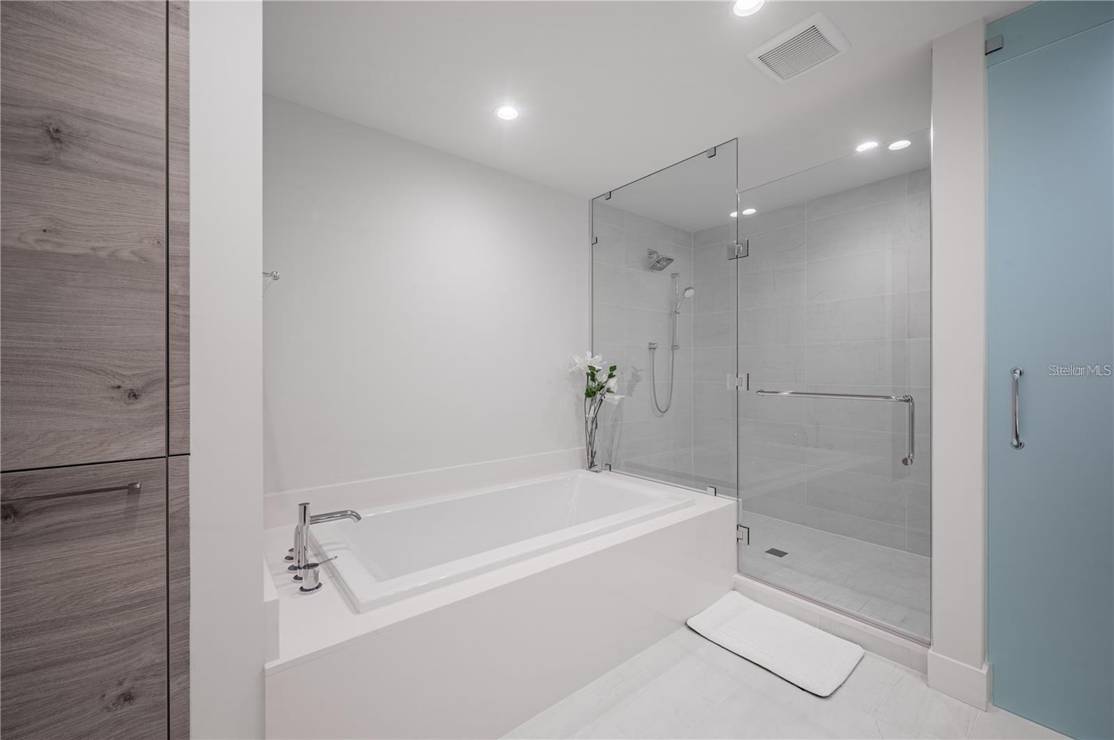 Image 27 of 60 For 301 1st Street S 402