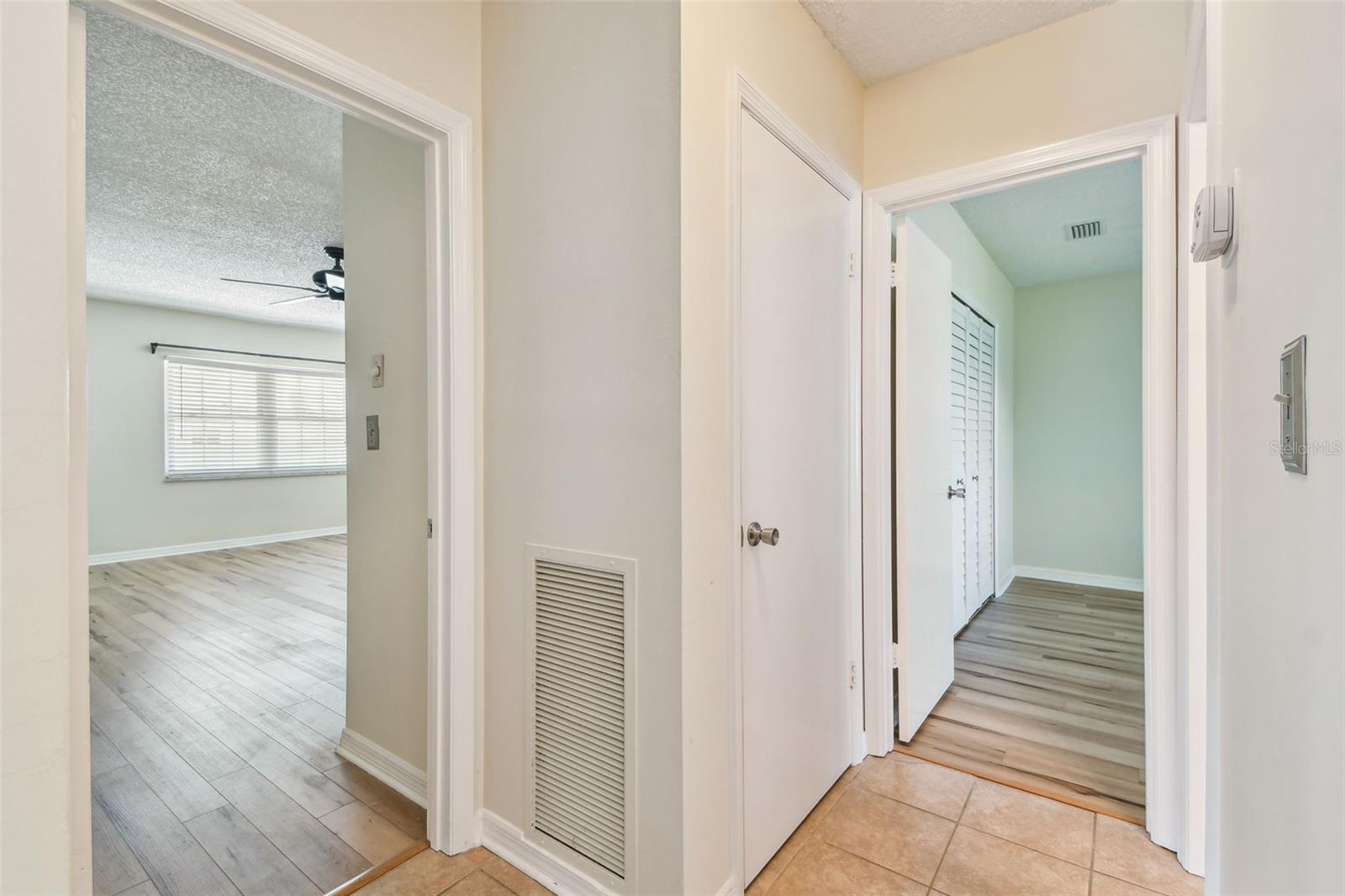 Image 10 of 32 For 701 Poinsettia Road 340