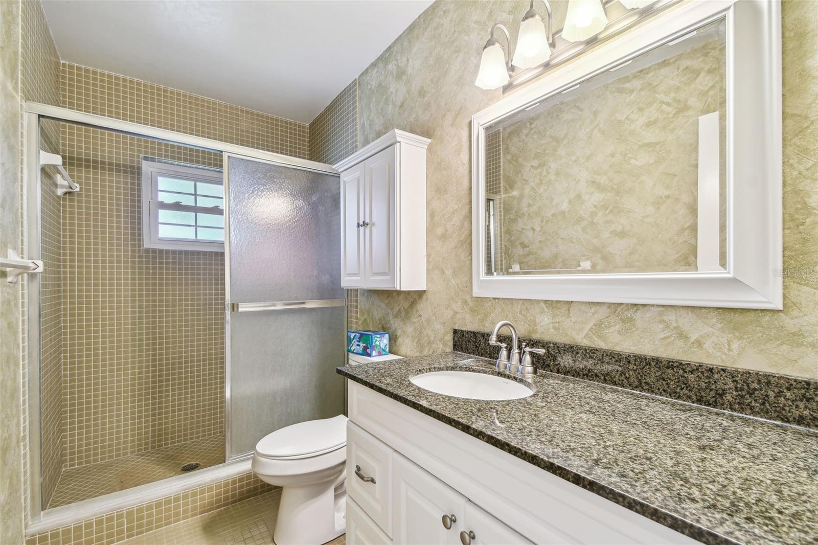 Image 11 of 32 For 701 Poinsettia Road 340