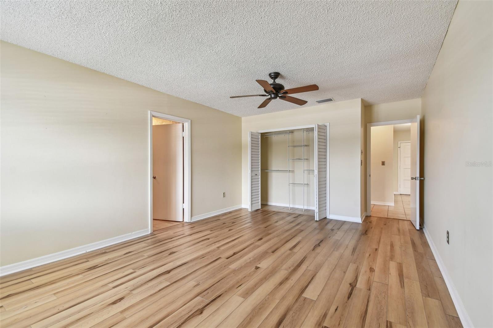 Image 16 of 32 For 701 Poinsettia Road 340