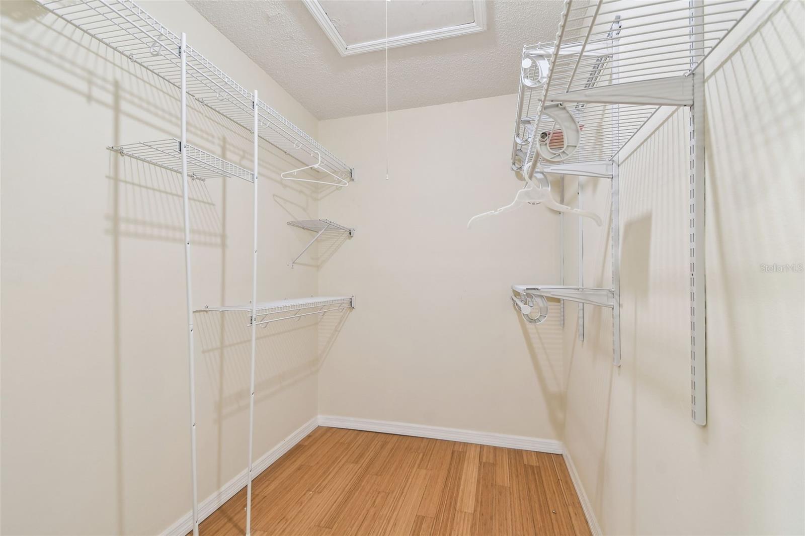 Image 17 of 32 For 701 Poinsettia Road 340