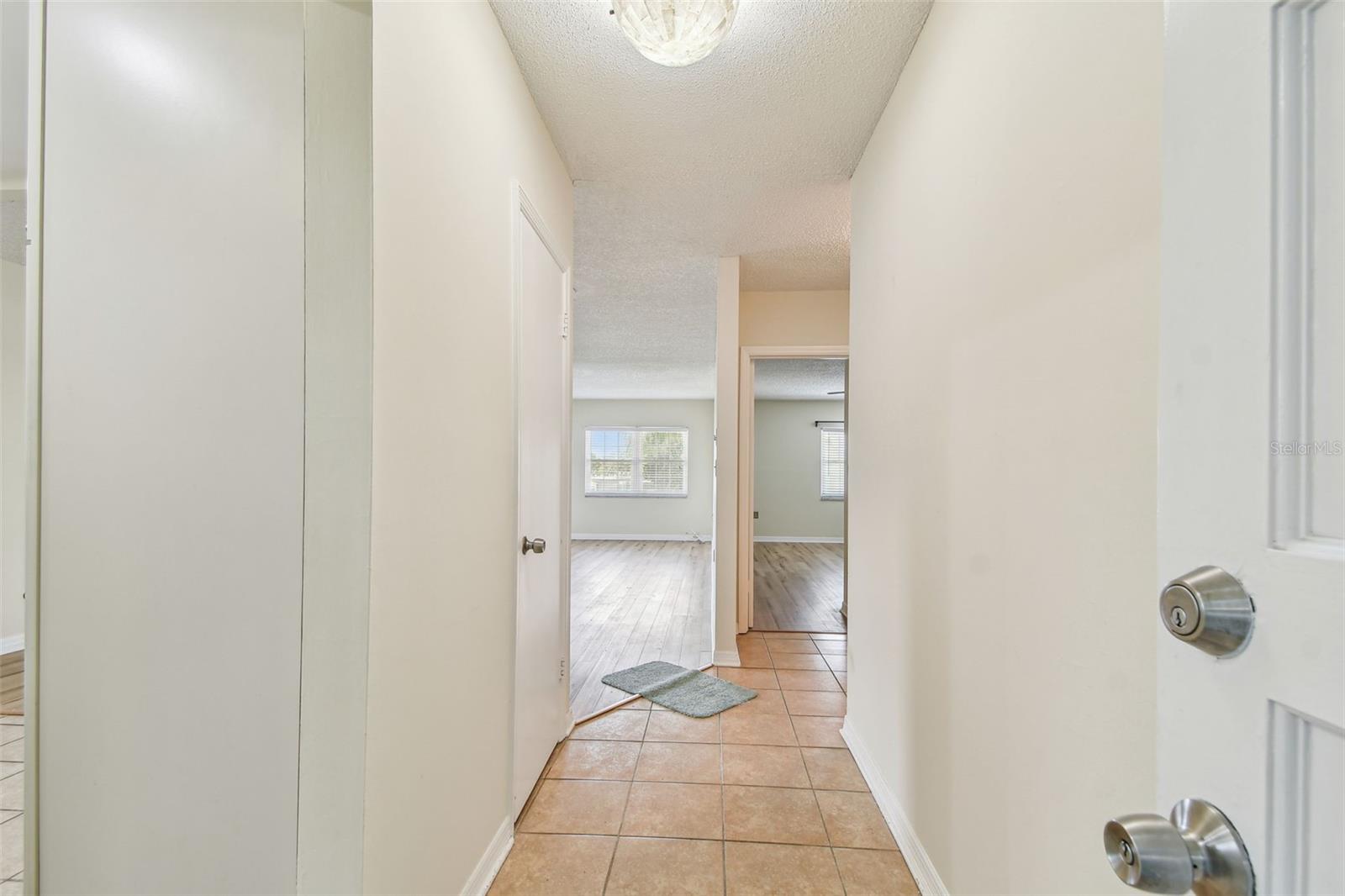 Image 3 of 32 For 701 Poinsettia Road 340