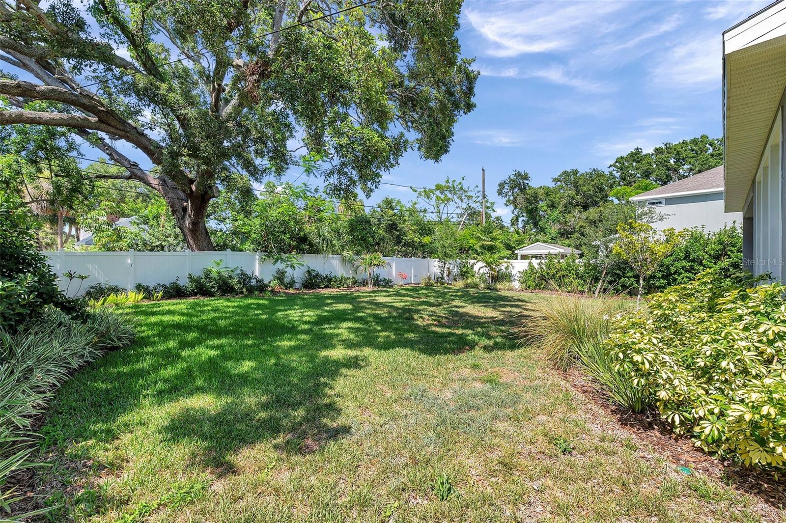 Image 13 of 67 For 8095 35th Ave N
