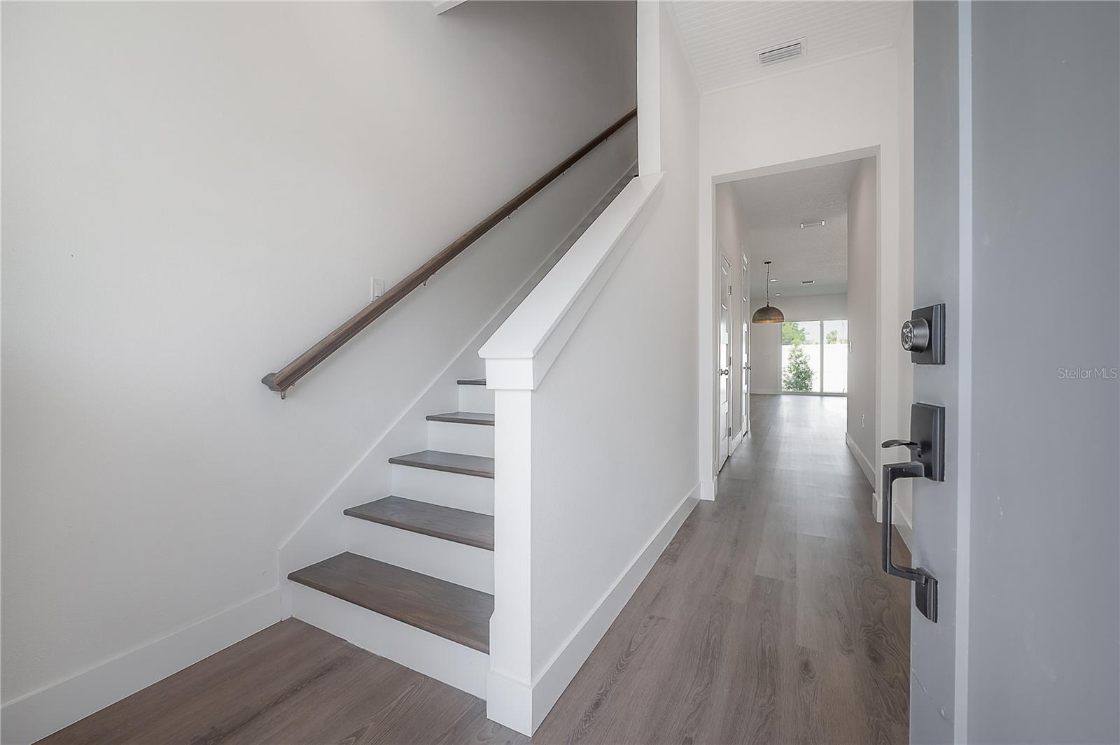 Listing photo id 8 for 5530 9th Street 6