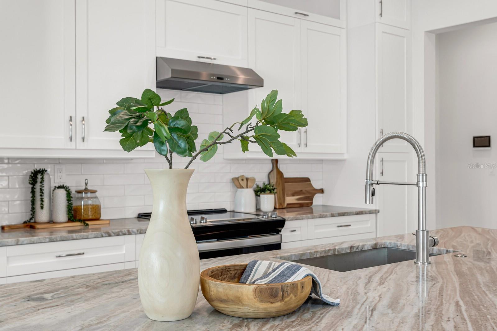 Listing photo id 23 for 5530 9th Street 6