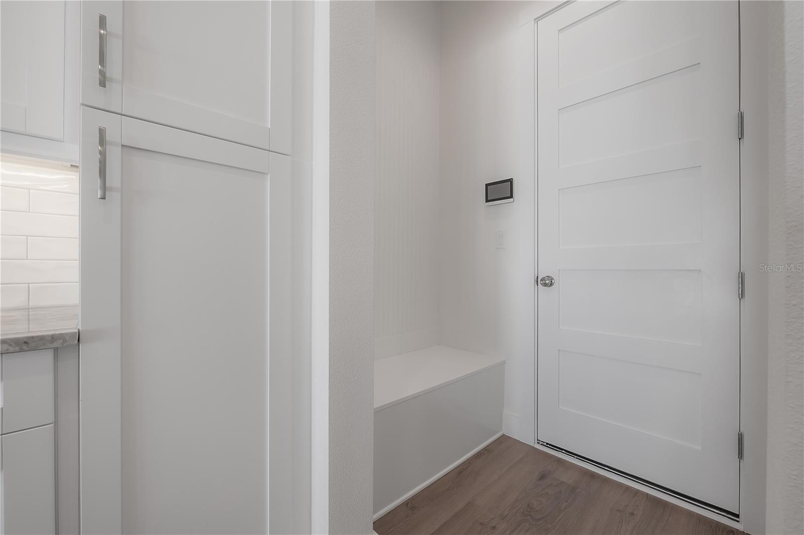 Listing photo id 24 for 5530 9th Street 6
