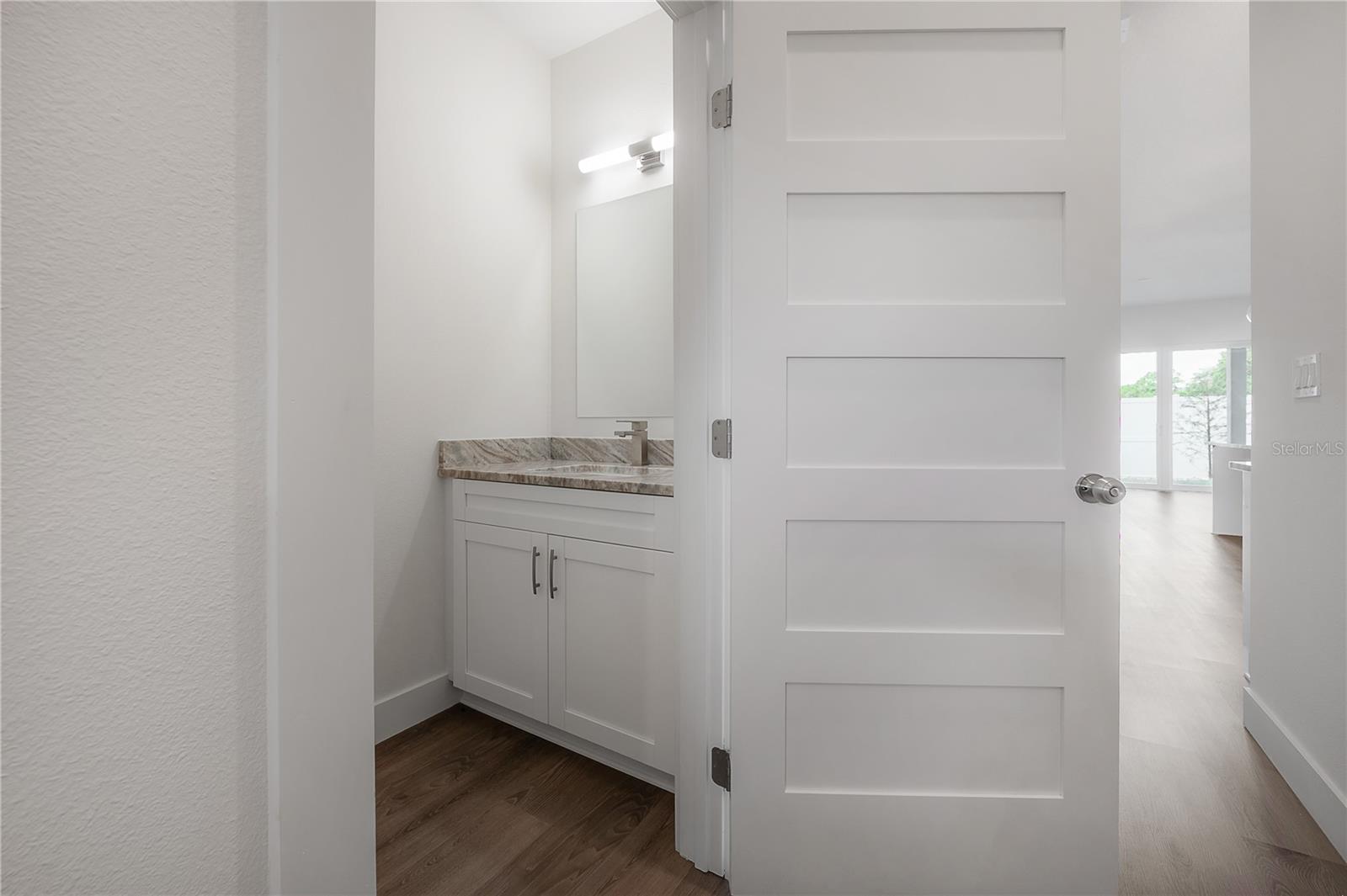 Listing photo id 26 for 5530 9th Street 6