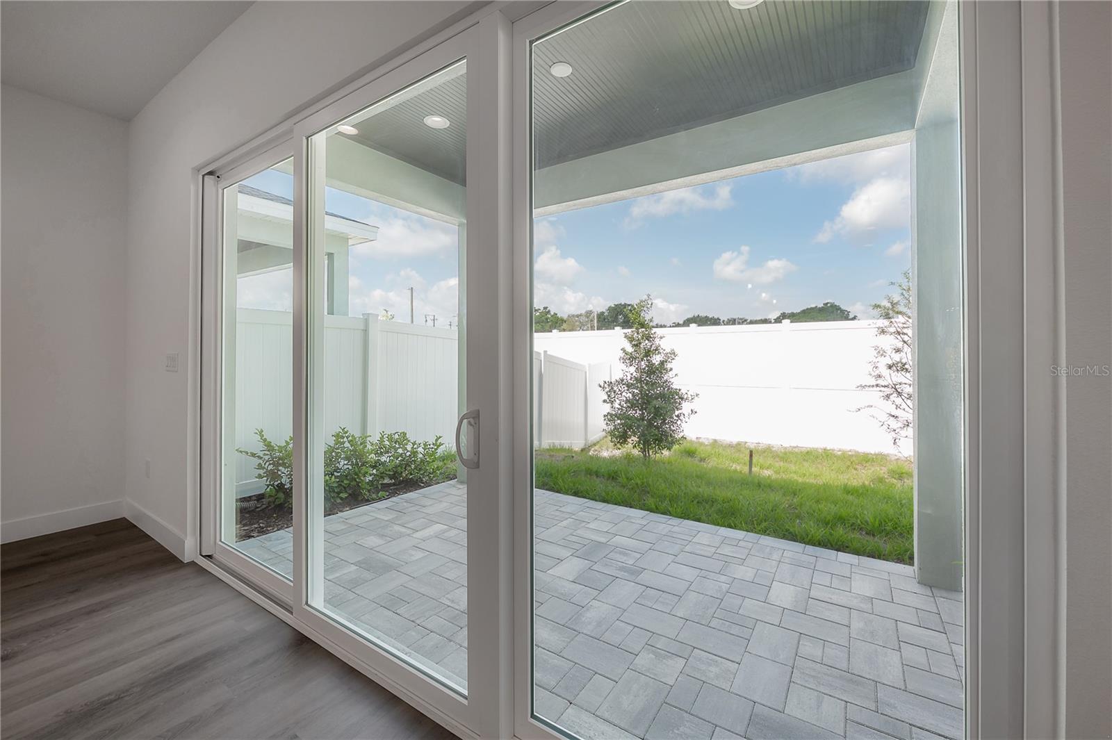 Listing photo id 35 for 5530 9th Street 6