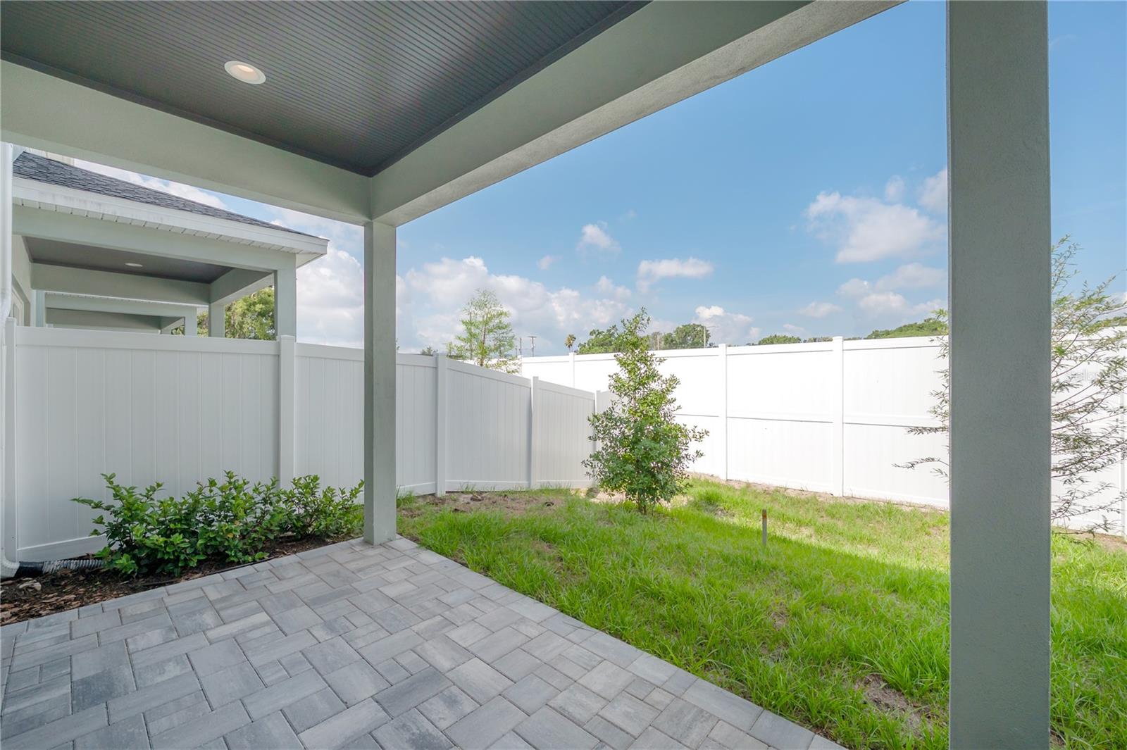 Listing photo id 36 for 5530 9th Street 6
