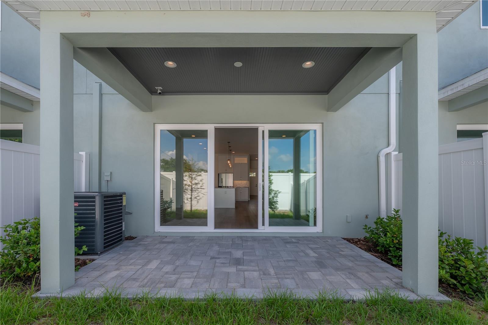 Listing photo id 38 for 5530 9th Street 6