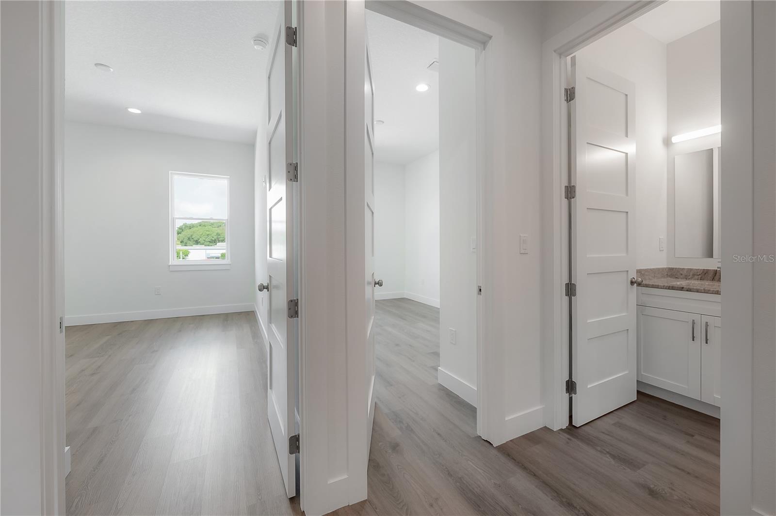 Listing photo id 43 for 5530 9th Street 6