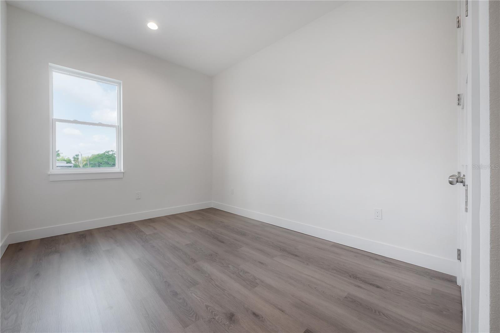 Listing photo id 44 for 5530 9th Street 6