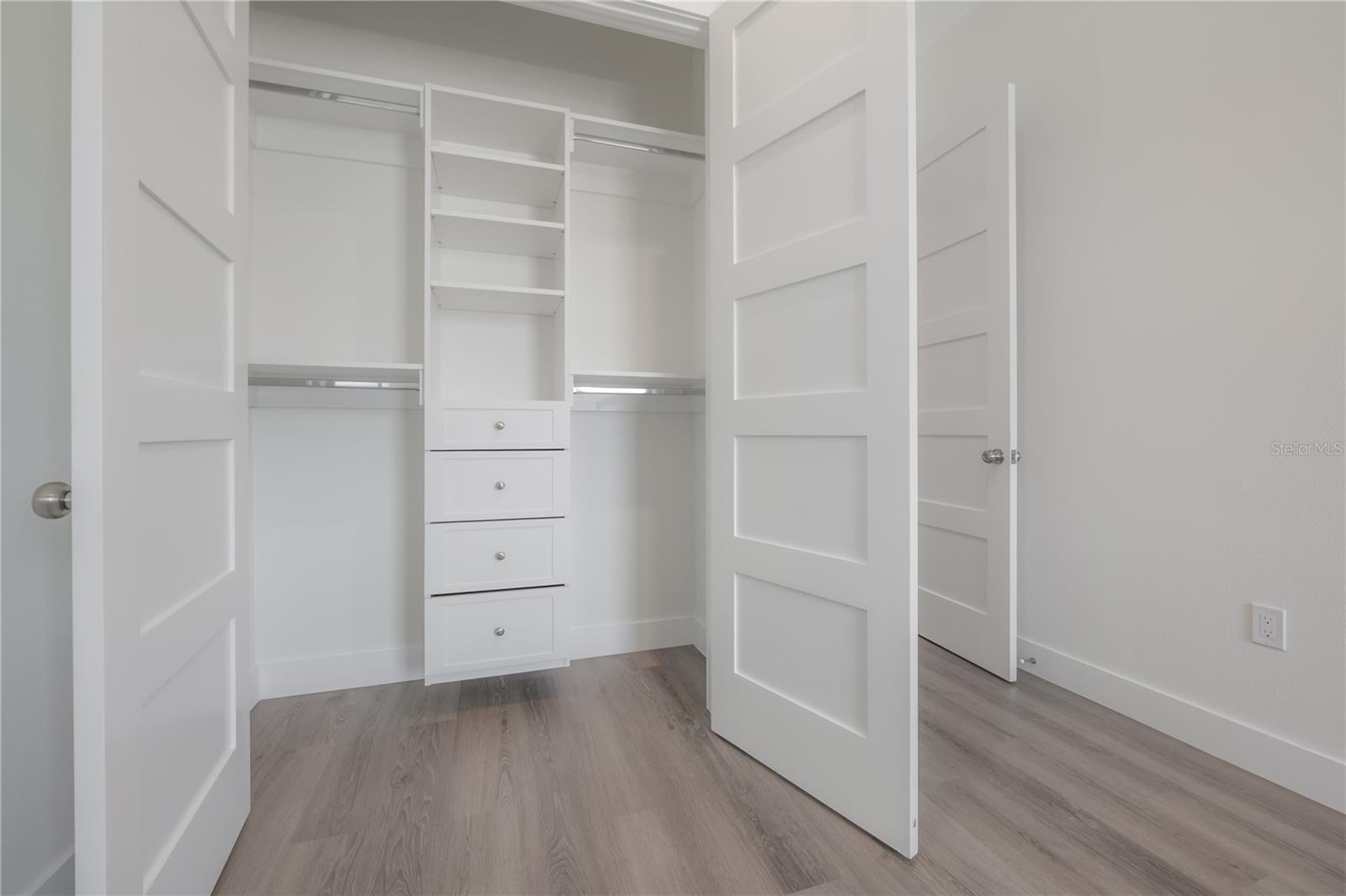 Listing photo id 46 for 5530 9th Street 6