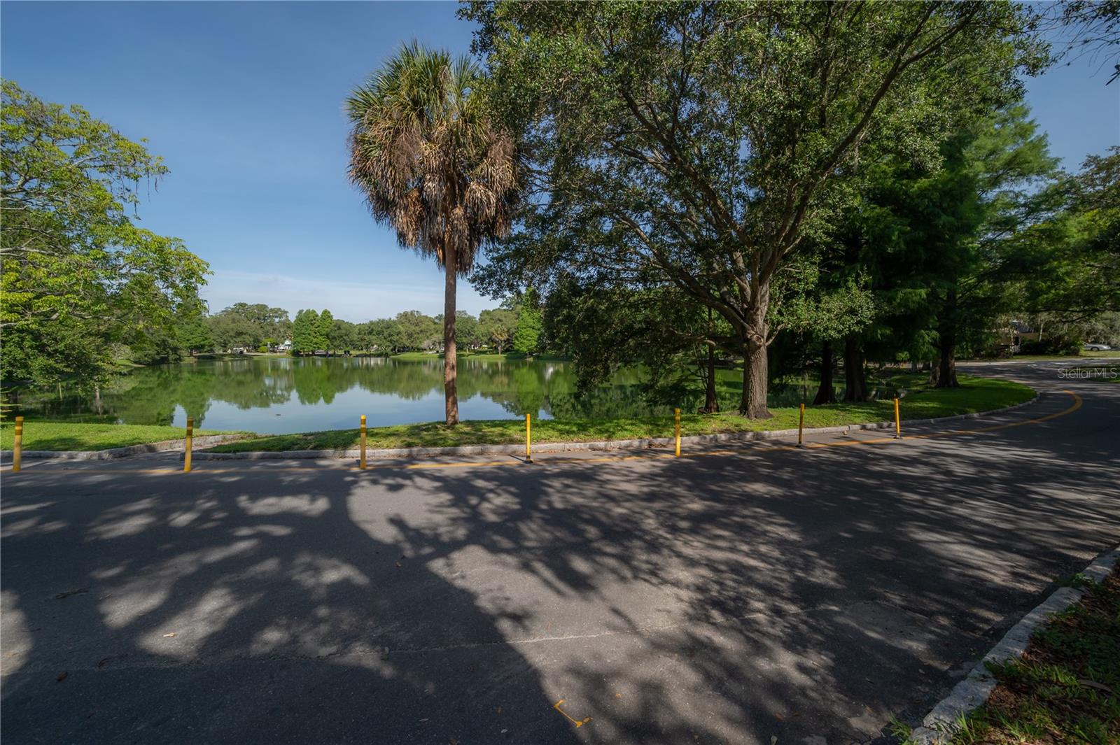 Listing photo id 3 for 5530 9th Street 6