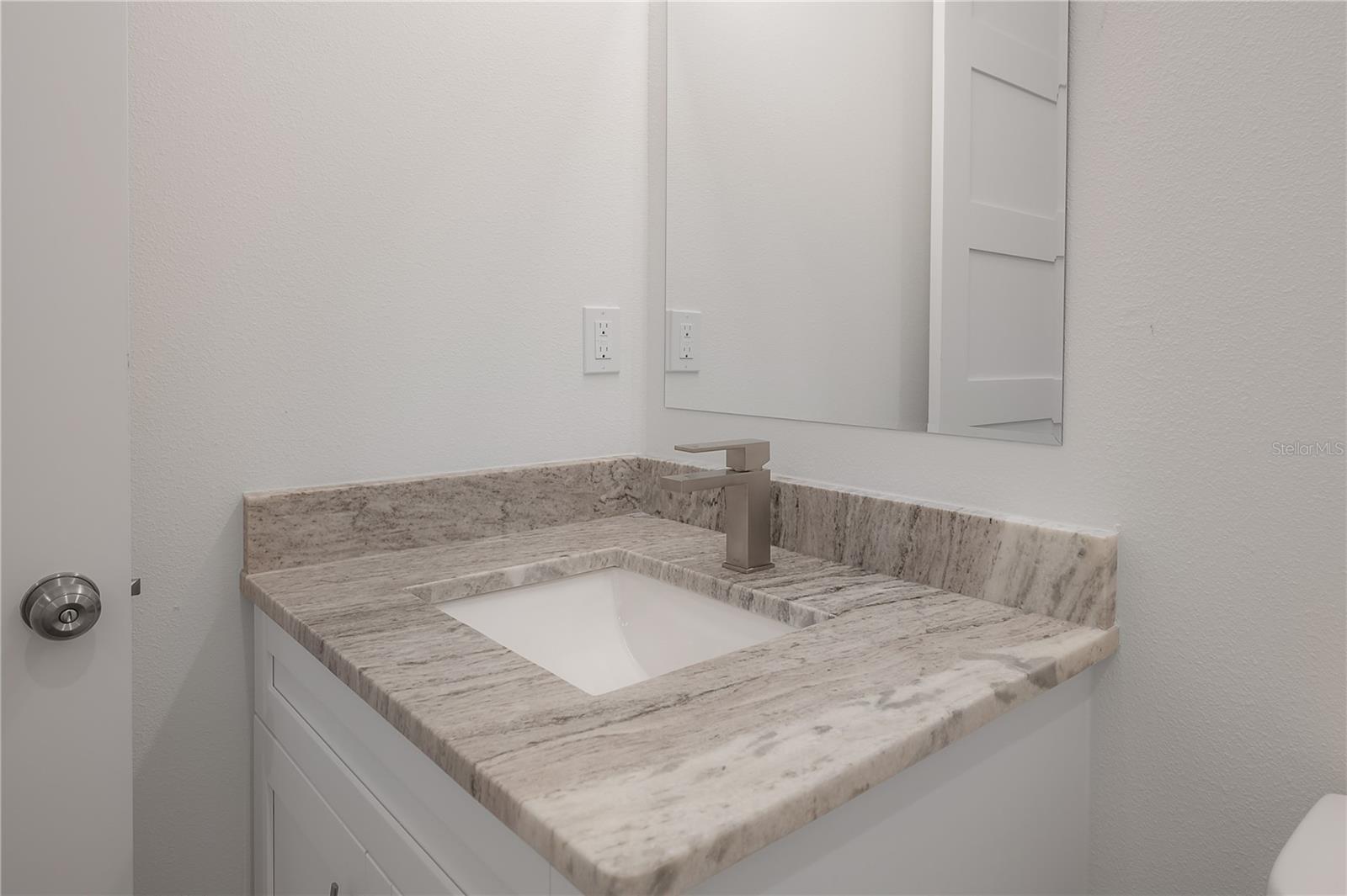 Listing photo id 49 for 5530 9th Street 6