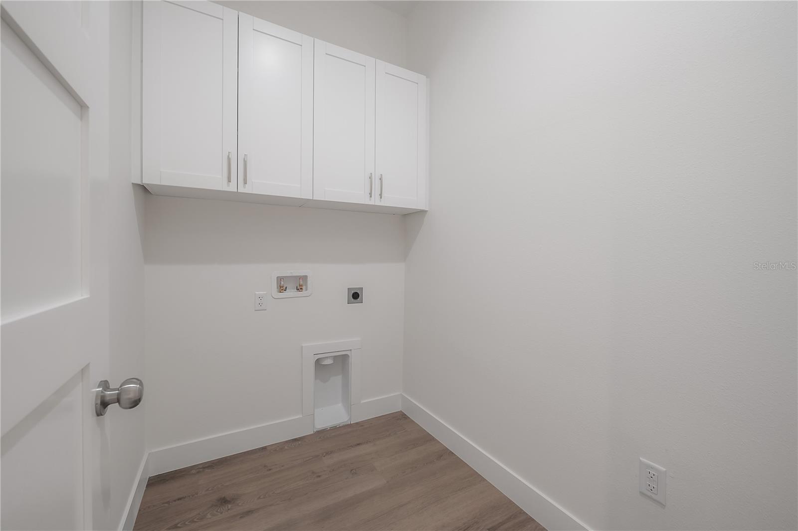 Listing photo id 54 for 5530 9th Street 6