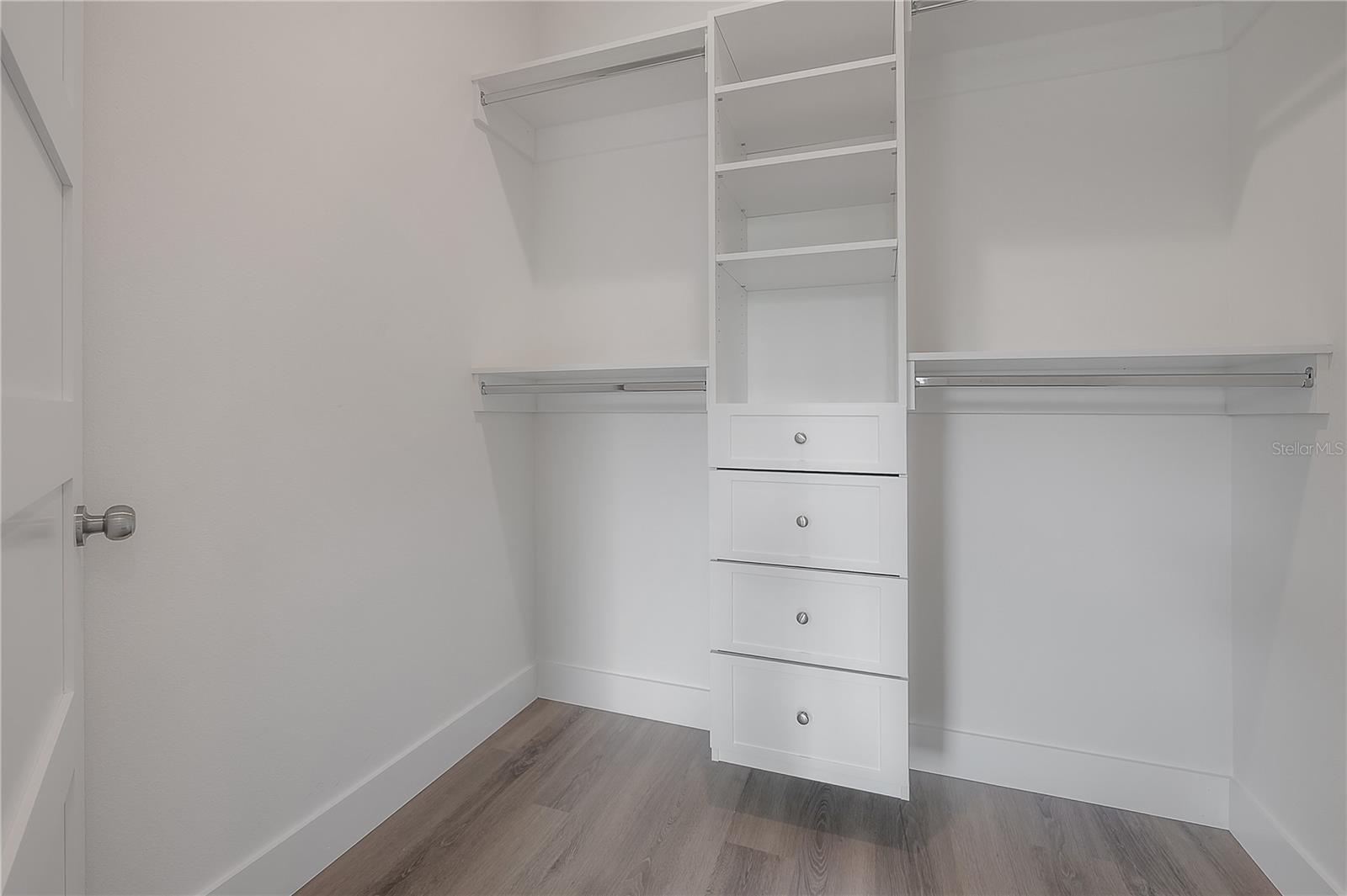 Listing photo id 58 for 5530 9th Street 6