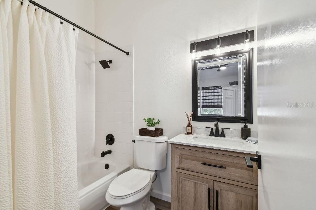 Image 23 of 38 For 6109 Bayside Key Drive