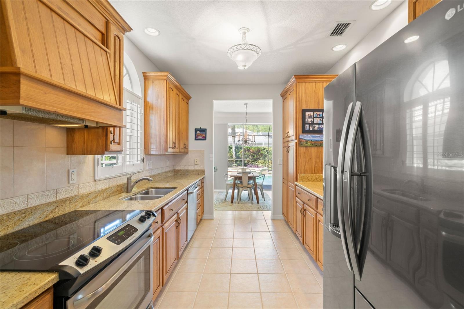 Image 11 of 39 For 8708 Laurel Drive N