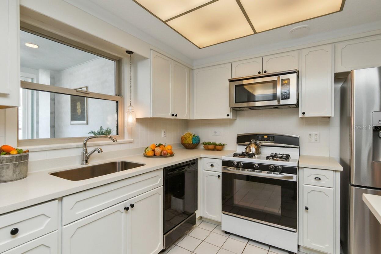 Image 11 of 22 For 8020 28th Avenue N