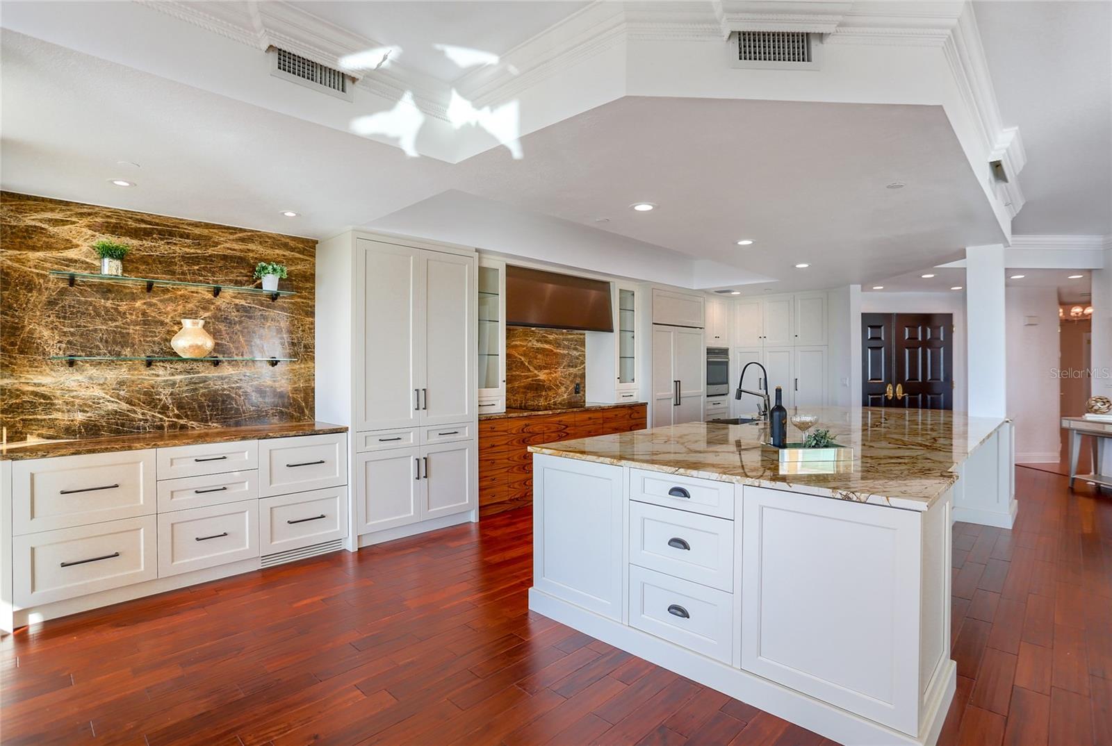 Image 10 of 32 For 555 5th Avenue Ne 1022