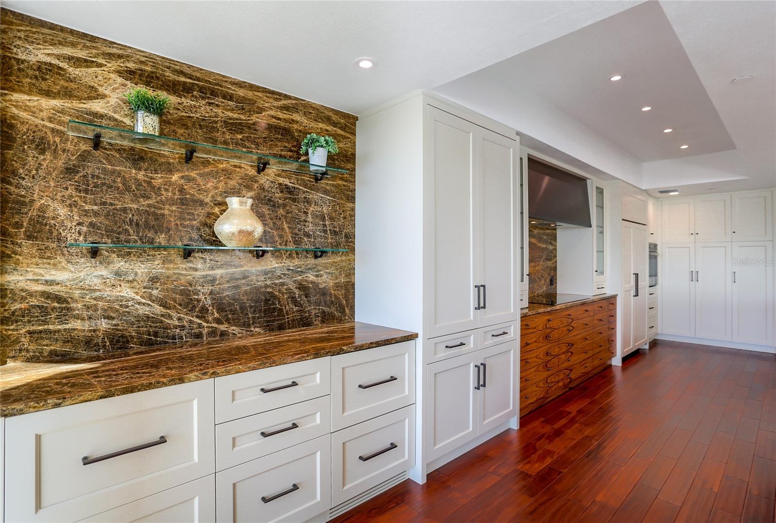 Image 15 of 32 For 555 5th Avenue Ne 1022