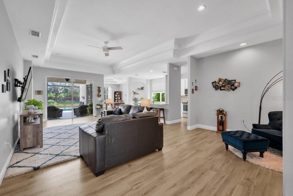 Image 5 of 57 For 8223 Haven Harbour Way