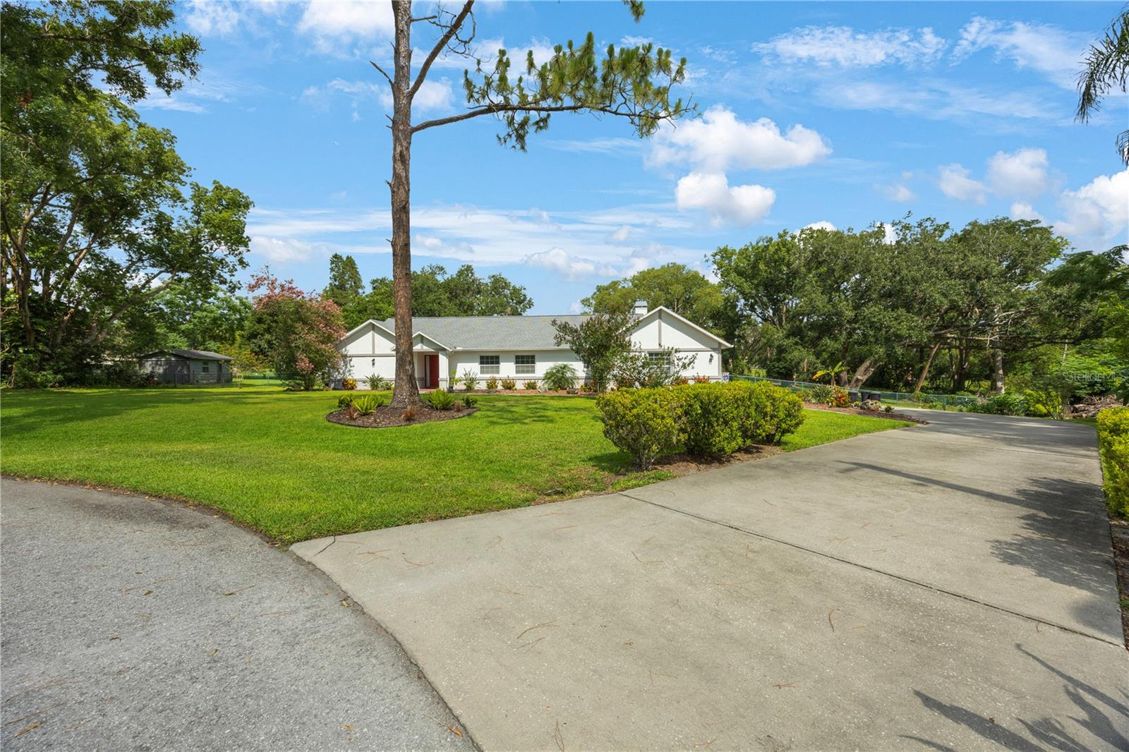 Listing photo id 0 for 5933 Carina Trace