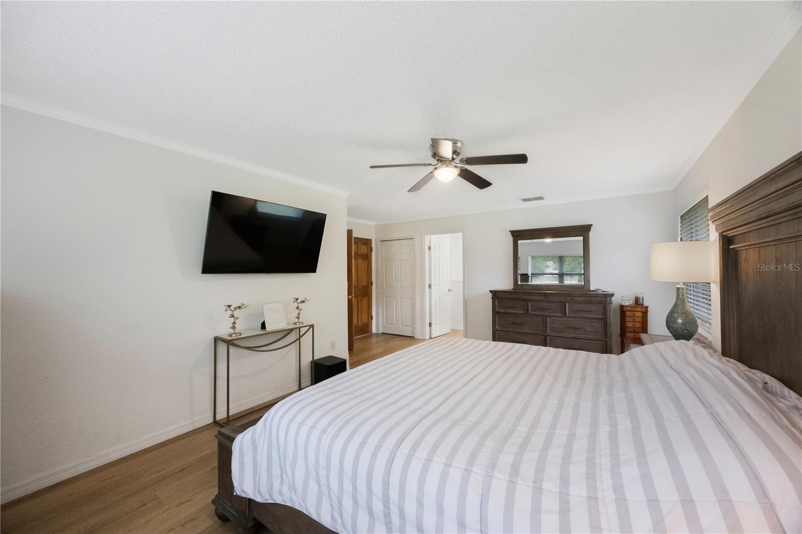 Listing photo id 21 for 5933 Carina Trace