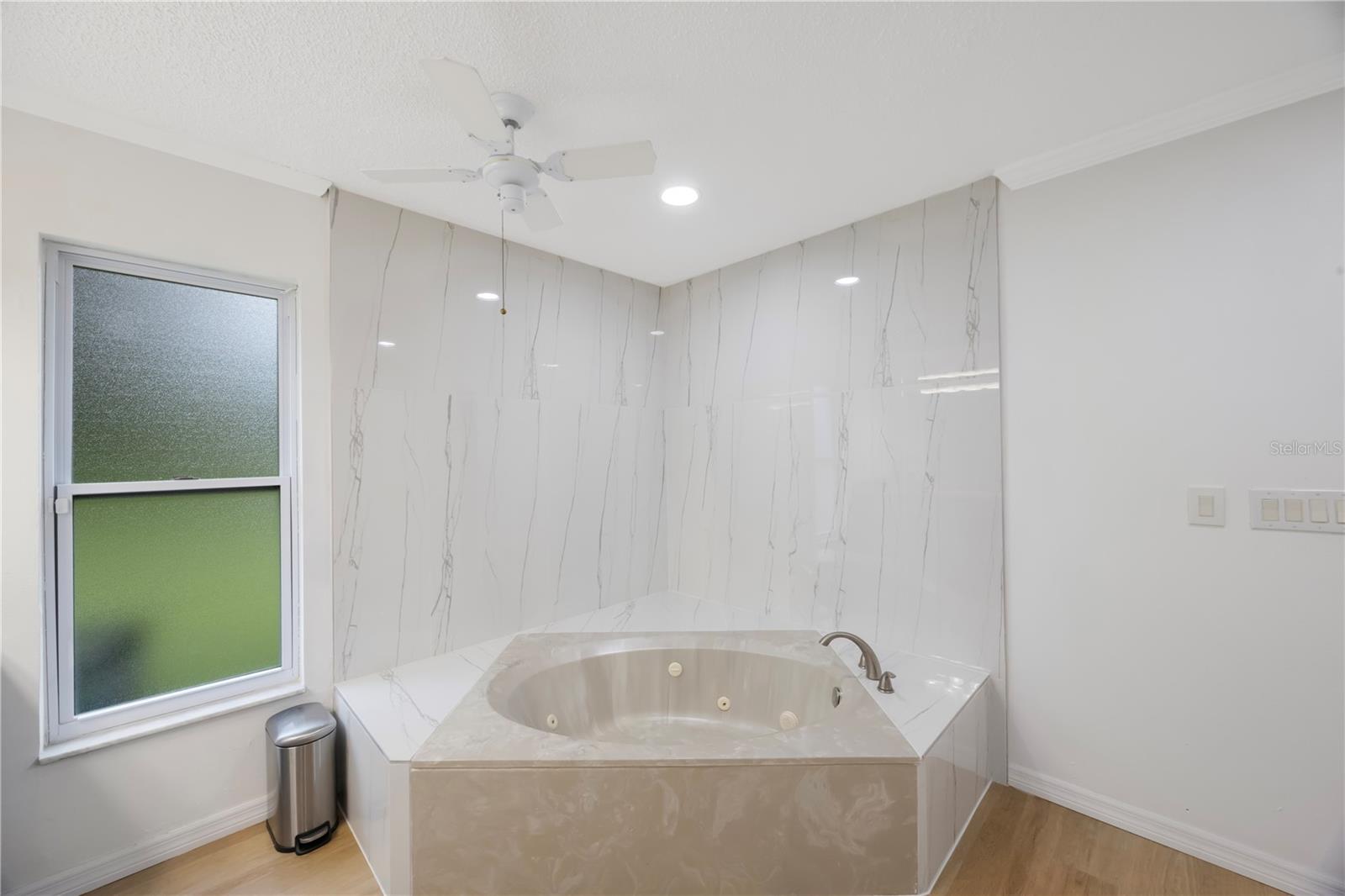 Listing photo id 24 for 5933 Carina Trace