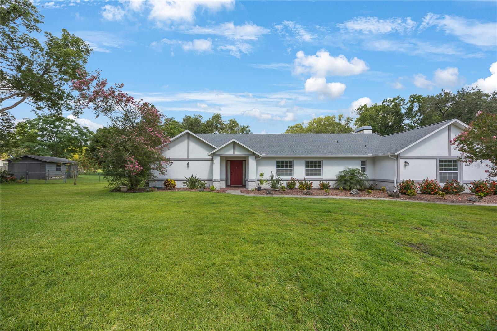 Listing photo id 1 for 5933 Carina Trace